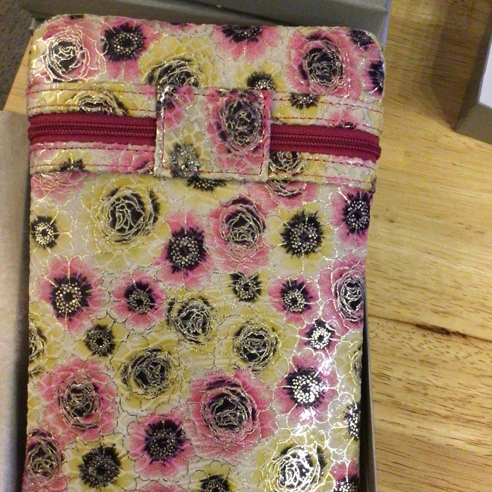Lodis eReader Carrier - Picture 2 of 4
